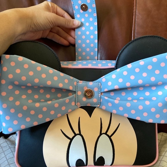 Disney Loungefly Minnie Mouse Crossbody - Picture 4 of 5